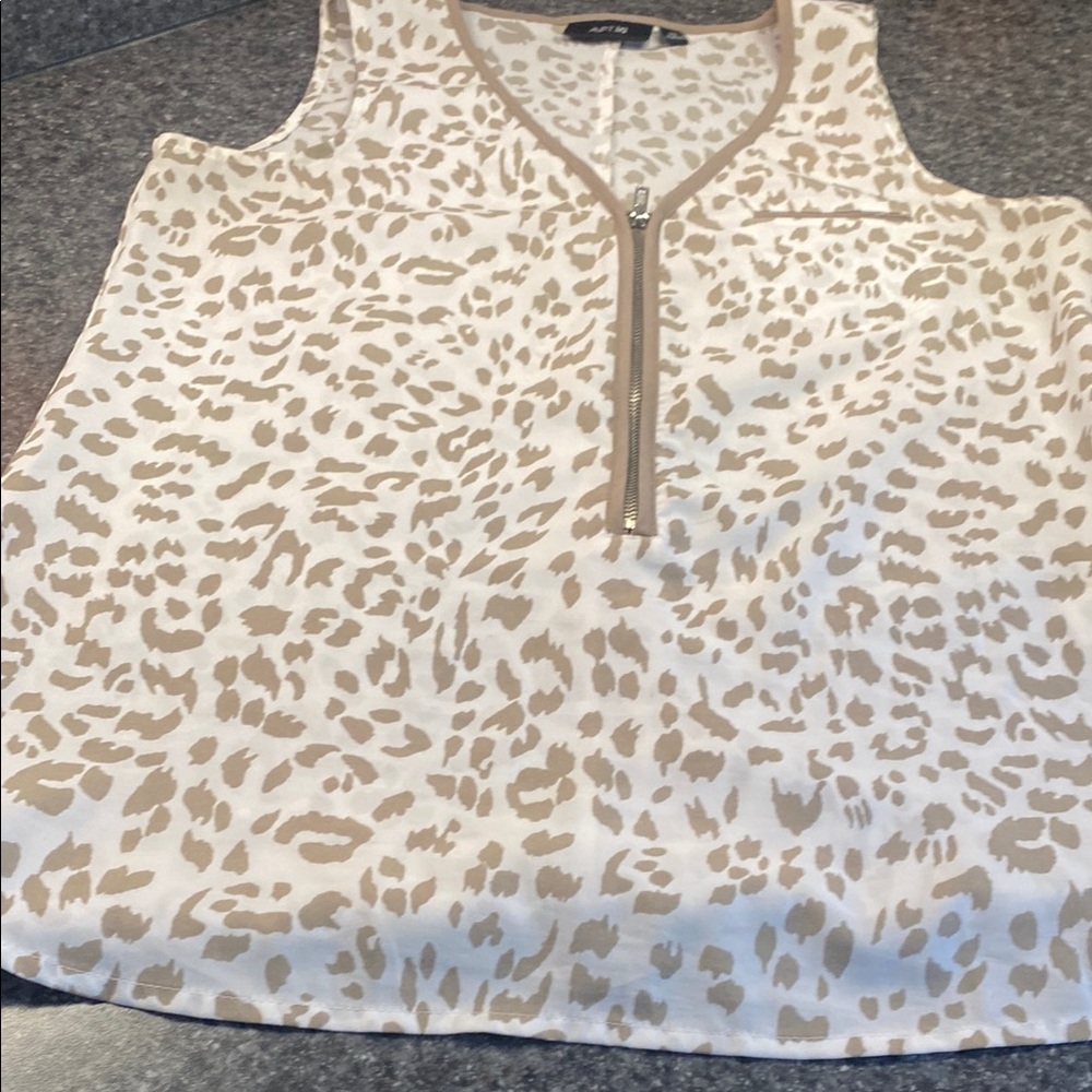 Stylish Beige Leopard Print Women's Top